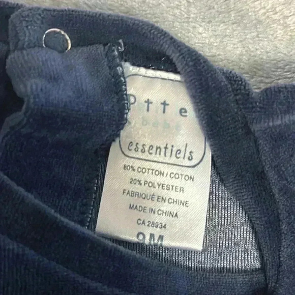 Petit Lem - Navy Velour baby footed sleeper. Size 9 months - Picture 2 of 4
